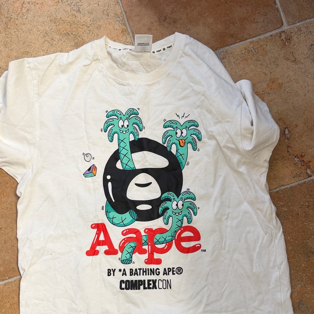 Men’s bape tee fits a medium